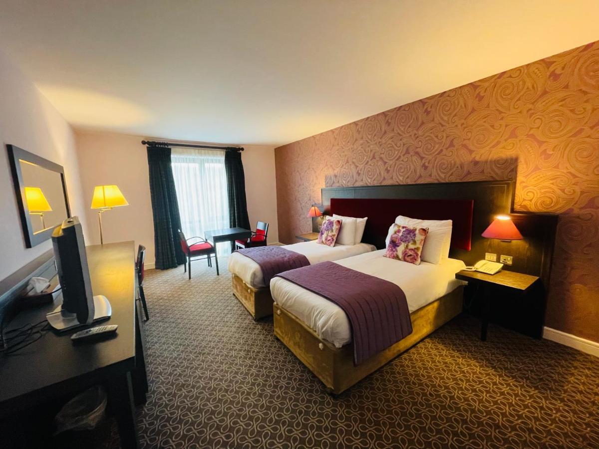 Burren Atlantic Hotel & Holiday Cottages Ballyvaughan Buitenkant foto