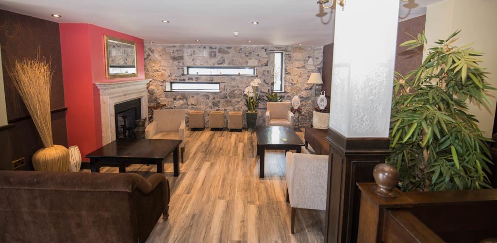 Burren Atlantic Hotel & Holiday Cottages Ballyvaughan Buitenkant foto