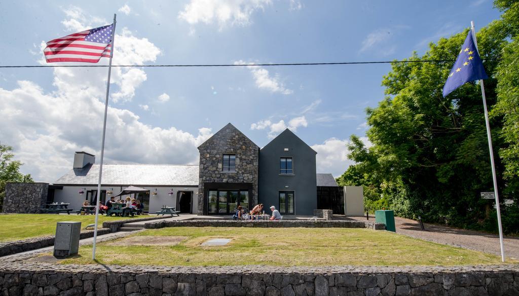 Burren Atlantic Hotel & Holiday Cottages Ballyvaughan Buitenkant foto